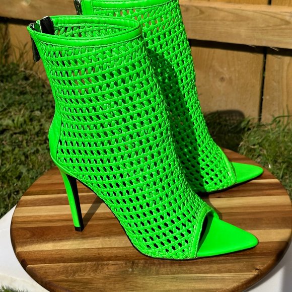 Cape Robbin Bright Lime Green Ankle Boots - Picture 4 of 7